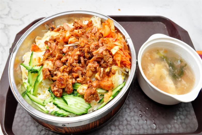 食米香烤肉拌饭